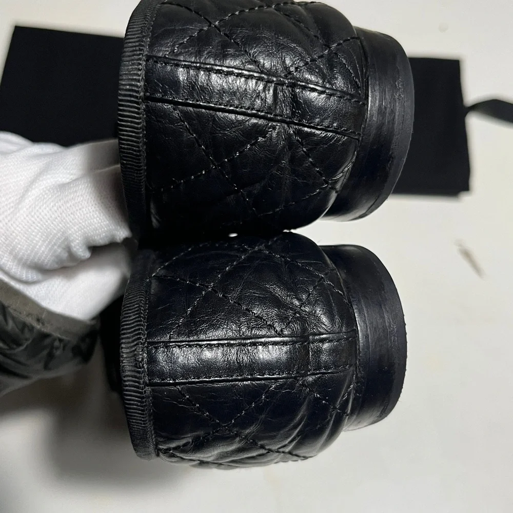 CHANEL Black Quilted Leather CC Logo Ballet Flats